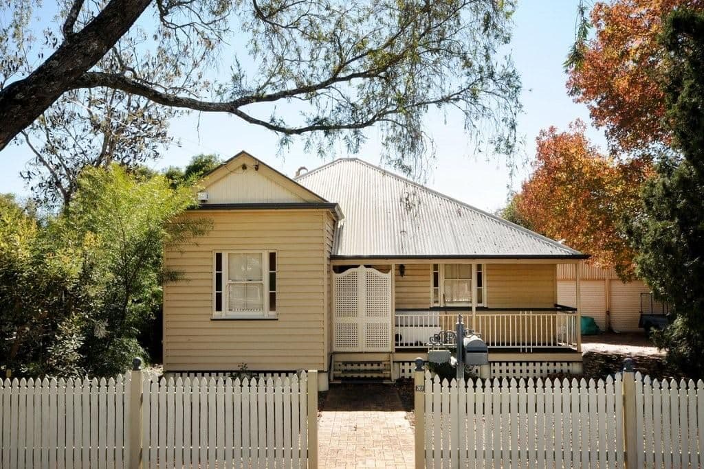 207 Russell Street, NEWTOWN QLD 4350, Newtown - Image 1