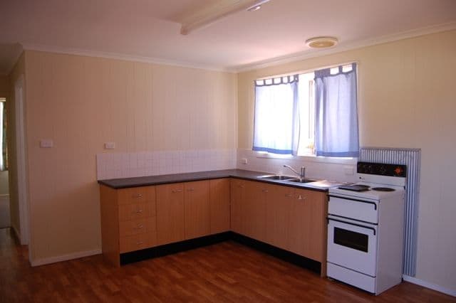 5 Dennis Street, PORT AUGUSTA SA 5700, Port Augusta - Thumbnail 2