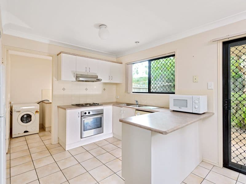 38 Dyson Street, SUNNYBANK QLD 4109, Sunnybank - Thumbnail 2