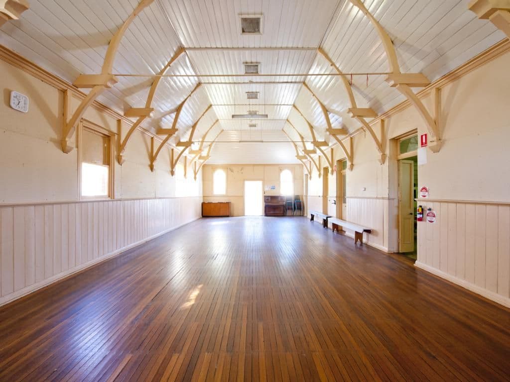 108 Logan Street, TENTERFIELD NSW 2372, Tenterfield - Thumbnail 2