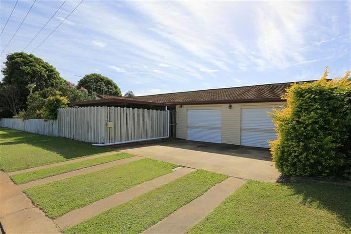30 Avoca Street, BUNDABERG WEST QLD 4670, Bundaberg West - Thumbnail 2