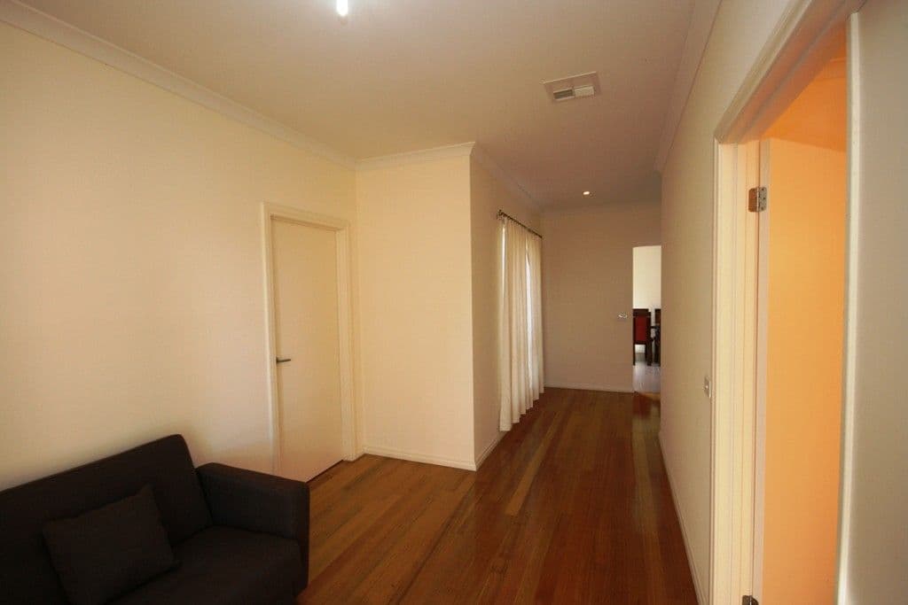 107 Fox Street, ST ALBANS VIC 3021, St Albans - Thumbnail 2