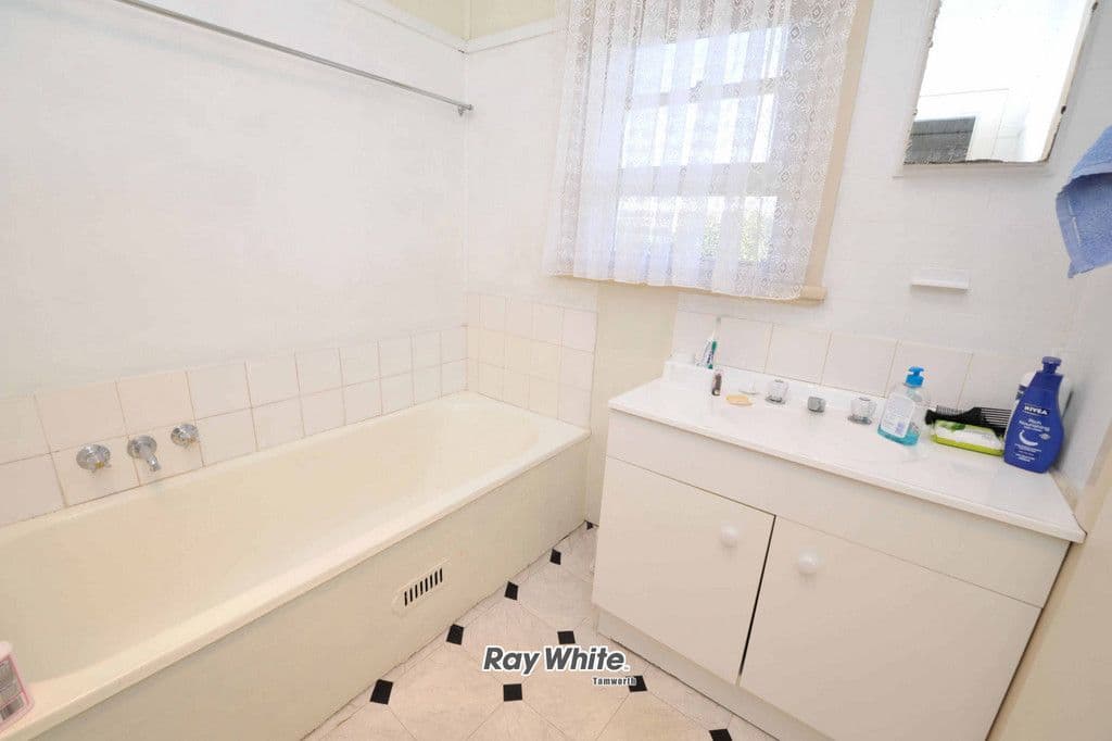 12 Jewry Street, TAMWORTH NSW 2340, North Tamworth - Thumbnail 5