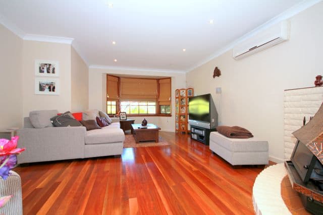 17 Foley Street, GEORGES HALL NSW 2198, Georges Hall - Thumbnail 2