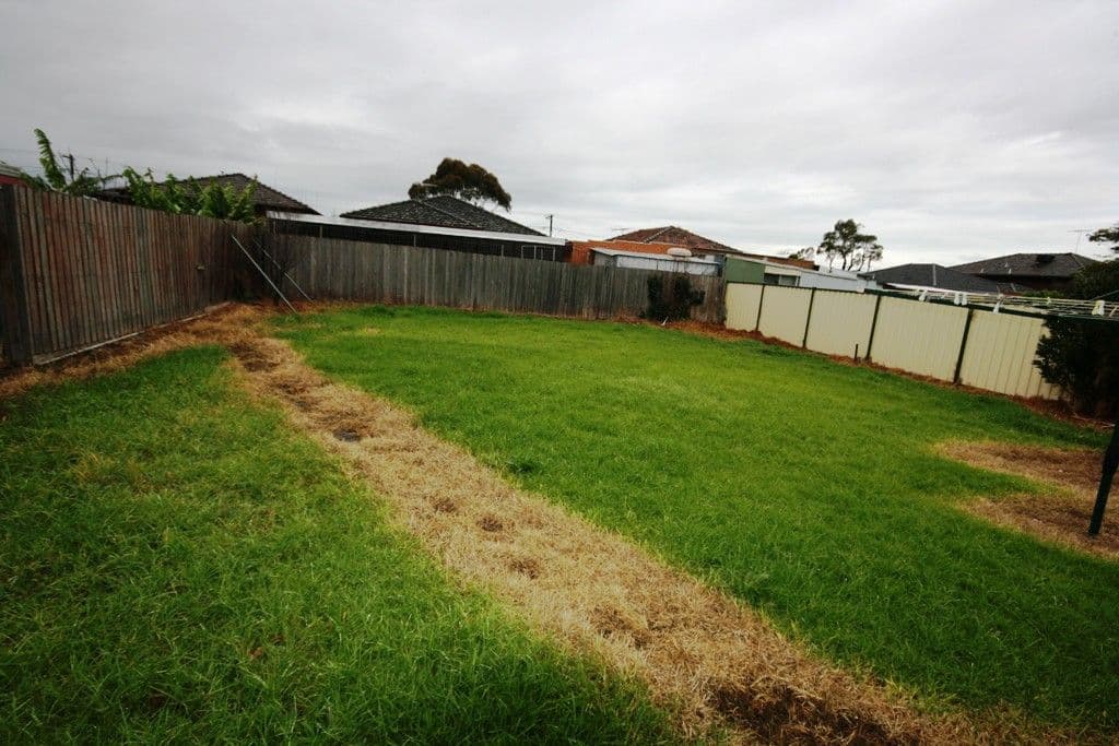 16 Cowper Avenue, ST ALBANS VIC 3021, St Albans - Thumbnail 3