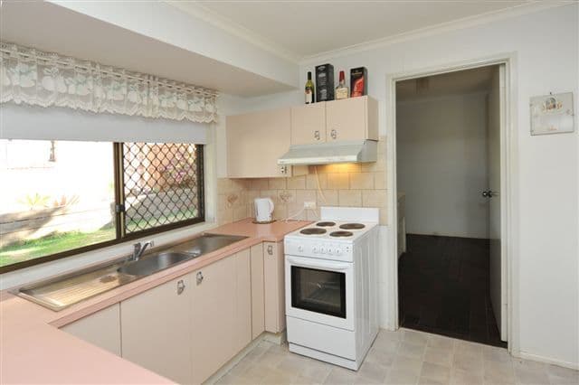 16 Kratzmann Court, KEARNEYS SPRING QLD 4350, Kearneys Spring - Thumbnail 4