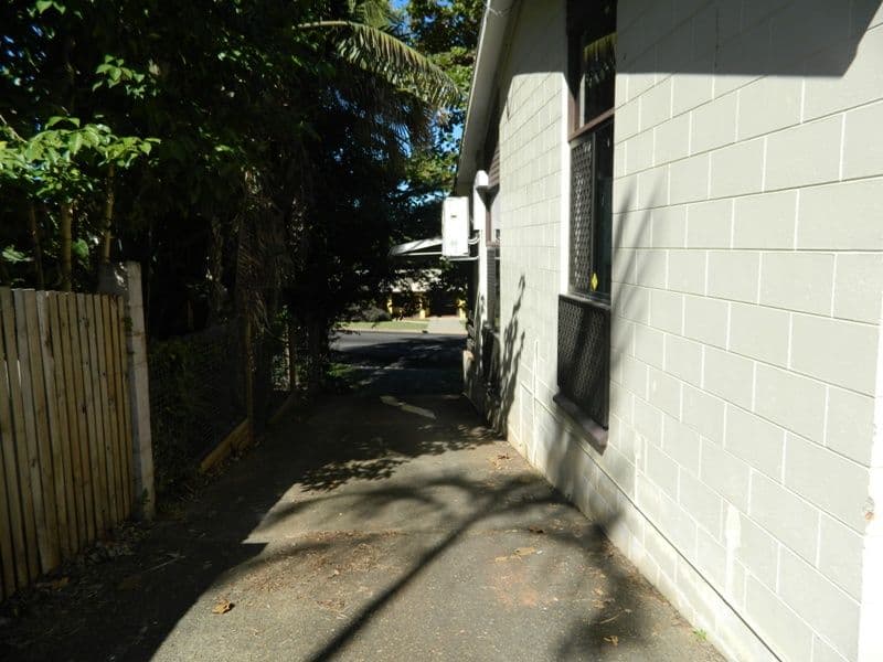 16 Beatrice Street, MOOROOBOOL QLD 4870, Mooroobool - Thumbnail 4