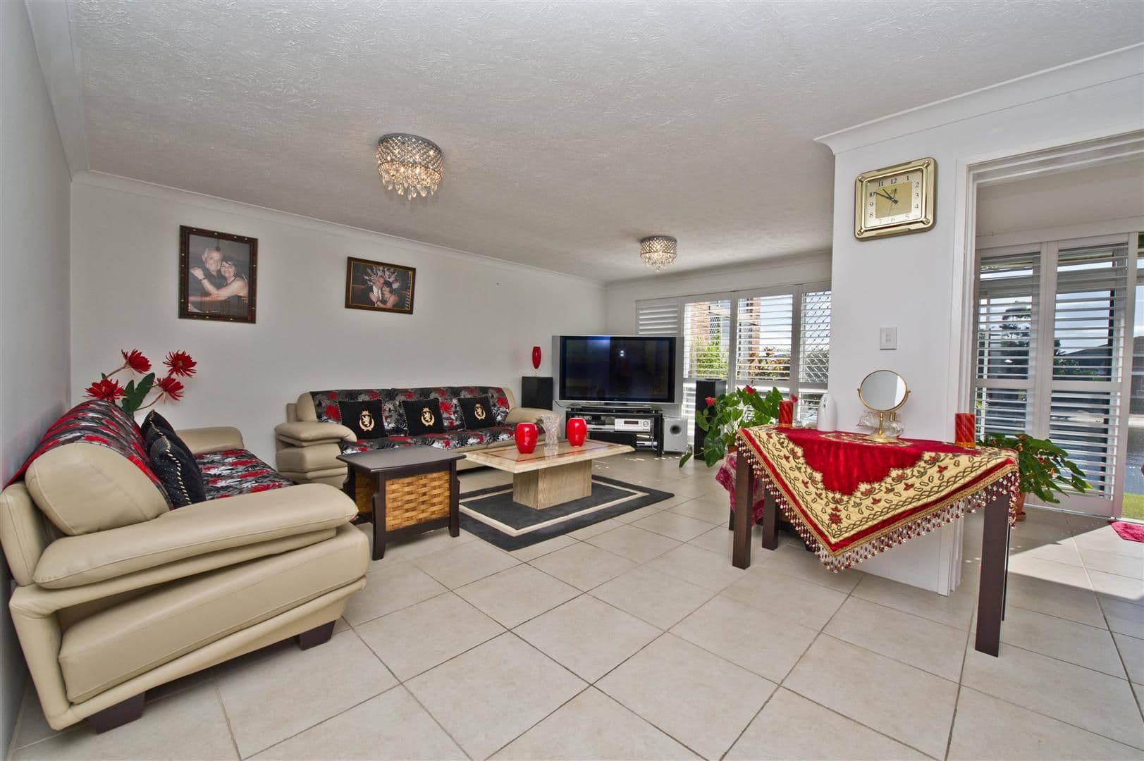 25 Hooker Boulevard, BROADBEACH WATERS QLD 4218, Broadbeach Waters - Thumbnail 3