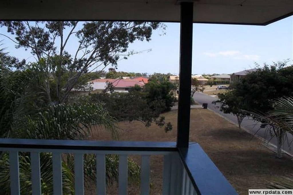 18 Faye Avenue, SCARNESS QLD 4655, Scarness - Thumbnail 5