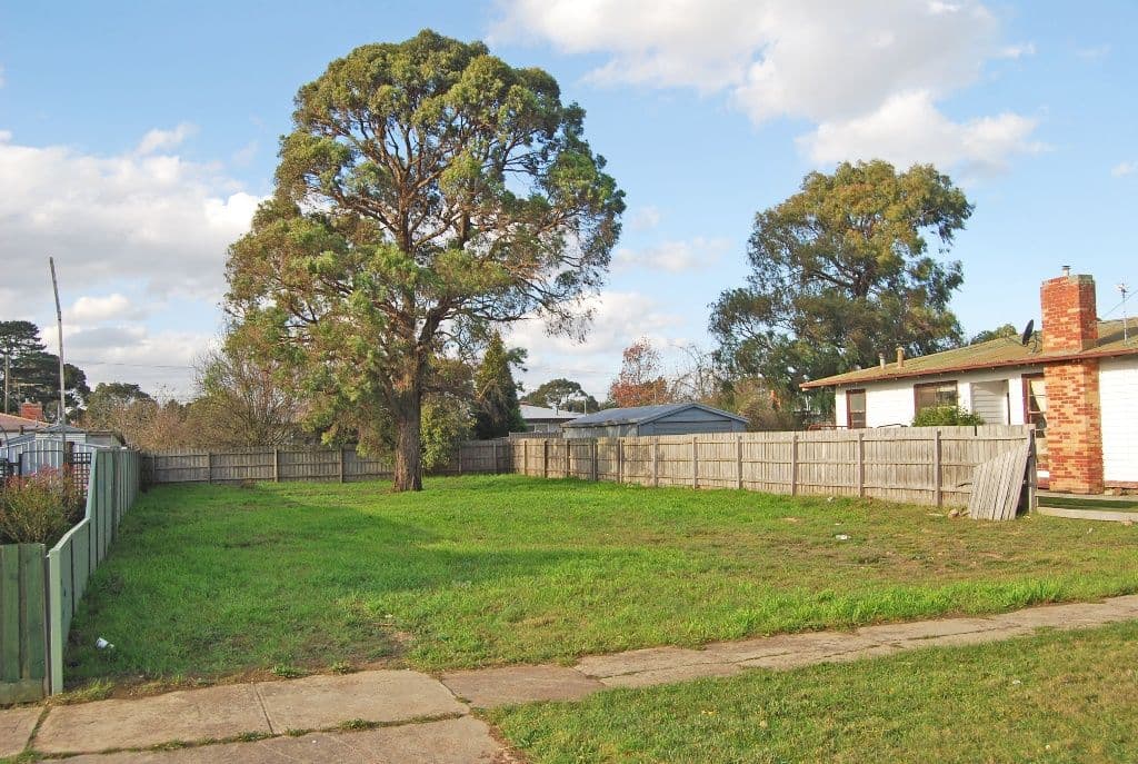 60 Wattle Avenue, WENDOUREE  Victoria  3355, Australia, Wendouree - Thumbnail 2