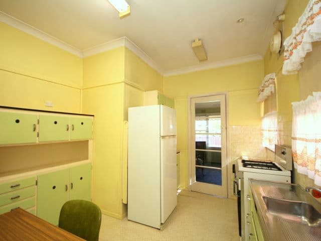9 Simmat Avenue, CONDELL PARK NSW 2200, Condell Park - Thumbnail 3
