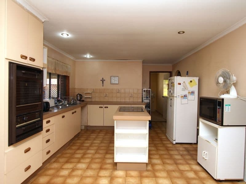 6 Ory Court, EIGHT MILE PLAINS QLD 4113, Eight Mile Plains - Thumbnail 2