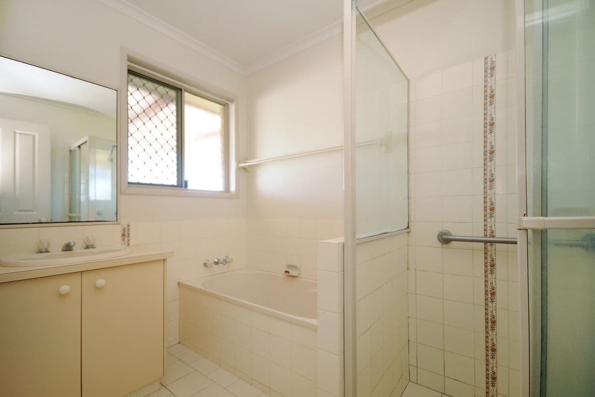 42 Melway Crescent, Harristown QLD 4350, Harristown - Thumbnail 6