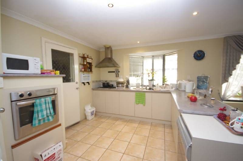 8 Syme Road, ALEXANDER HEIGHTS WA 6064, Alexander Heights - Thumbnail 3