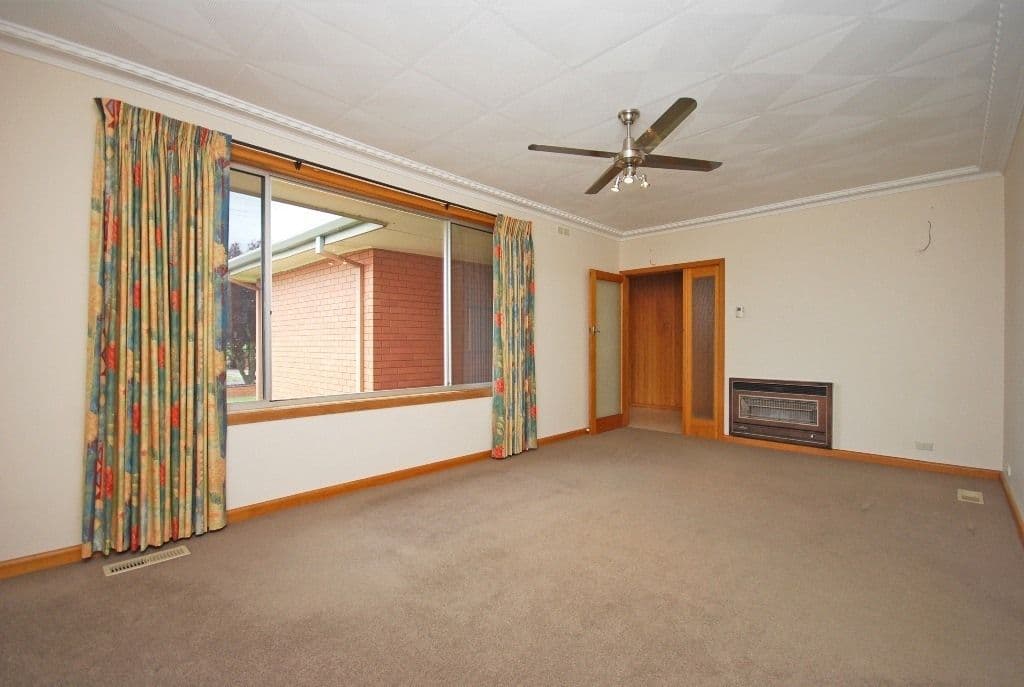 63 Hastings Street, WENDOUREE VIC 3355, Wendouree - Thumbnail 2