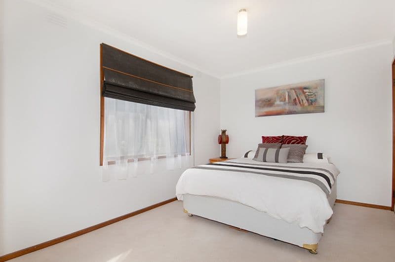 8 Falconer Court, MORNINGTON VIC 3931, Mornington - Thumbnail 3