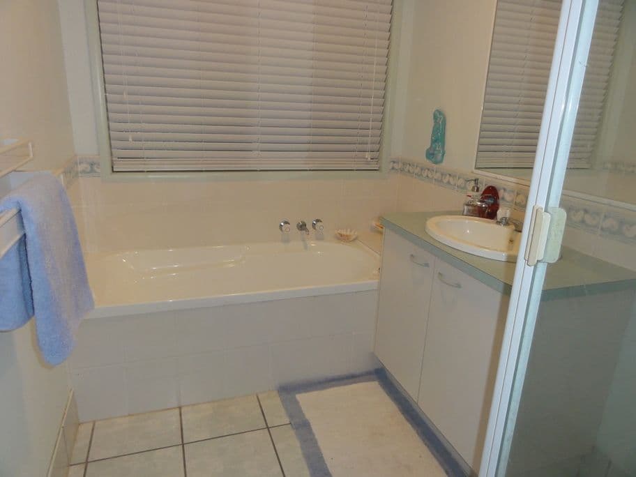 9 Cossart Crescent, BARGARA QLD 4670, Bargara - Thumbnail 5