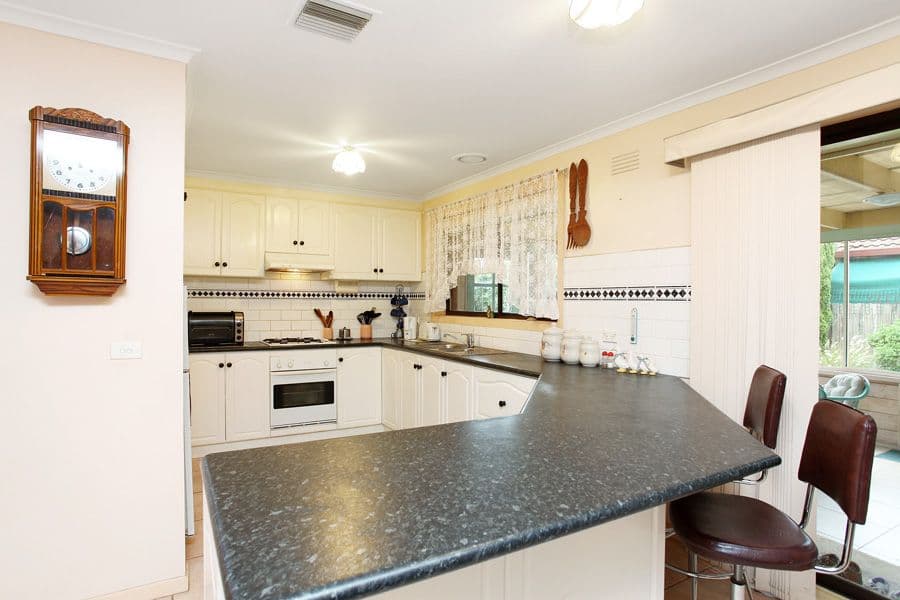 23 Bellbridge Drive, HOPPERS CROSSING VIC 3029, Hoppers Crossing - Thumbnail 2