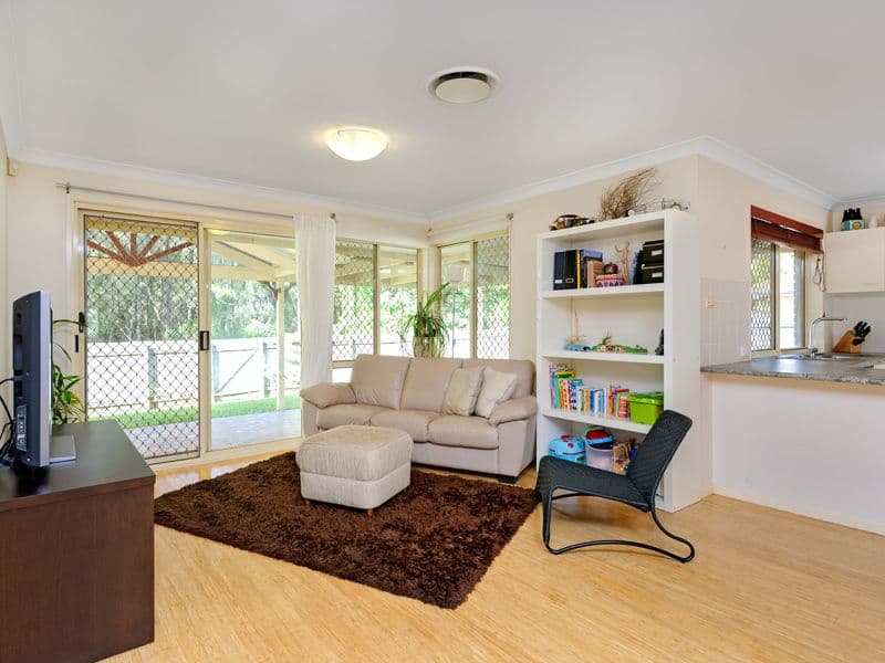 12 Savanna Place, EIGHT MILE PLAINS QLD 4113, Eight Mile Plains - Thumbnail 2