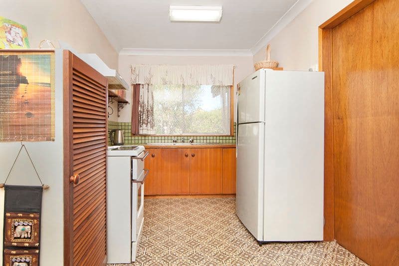 15 Montah Avenue, BERKELEY VALE NSW 2261, Berkeley Vale - Thumbnail 3