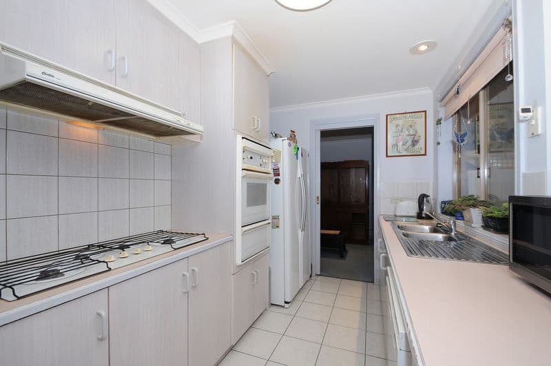 13 Clover Place, CARRUM DOWNS VIC 3201, Carrum Downs - Thumbnail 2