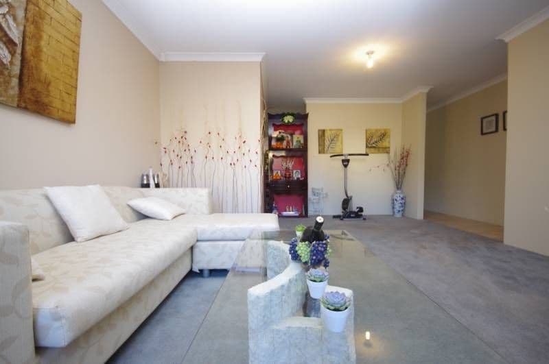 8 Syme Road, ALEXANDER HEIGHTS WA 6064, Alexander Heights - Thumbnail 2