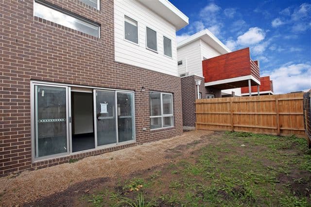 4 Jarrah Place, CRAIGIEBURN VIC 3064, Craigieburn - Thumbnail 8