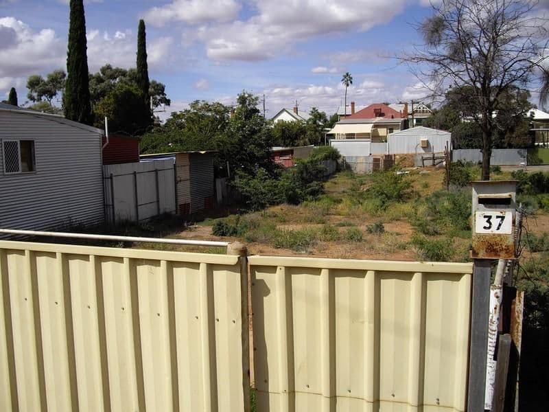 37 Wolfram Street, BROKEN HILL NSW 2880, Broken Hill - Thumbnail 3