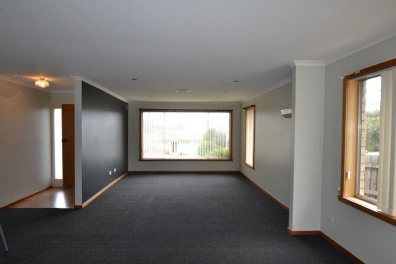 22 Rowlands Crescent, SUMMERHILL TAS 7250, Summerhill - Thumbnail 2
