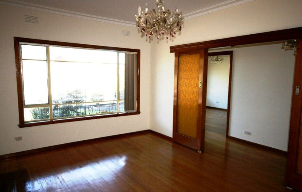 2 Clacton Street, ST ALBANS VIC 3021, St Albans - Thumbnail 2