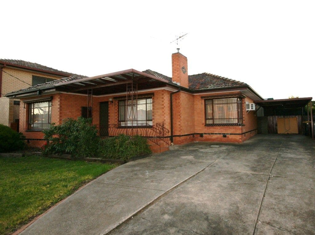 2 Clacton Street, ST ALBANS VIC 3021, St Albans - Image 1