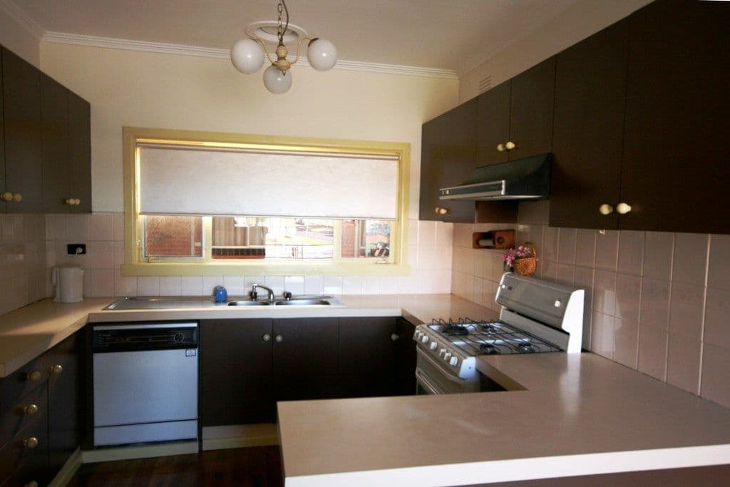 2 Clacton Street, ST ALBANS VIC 3021, St Albans - Thumbnail 3