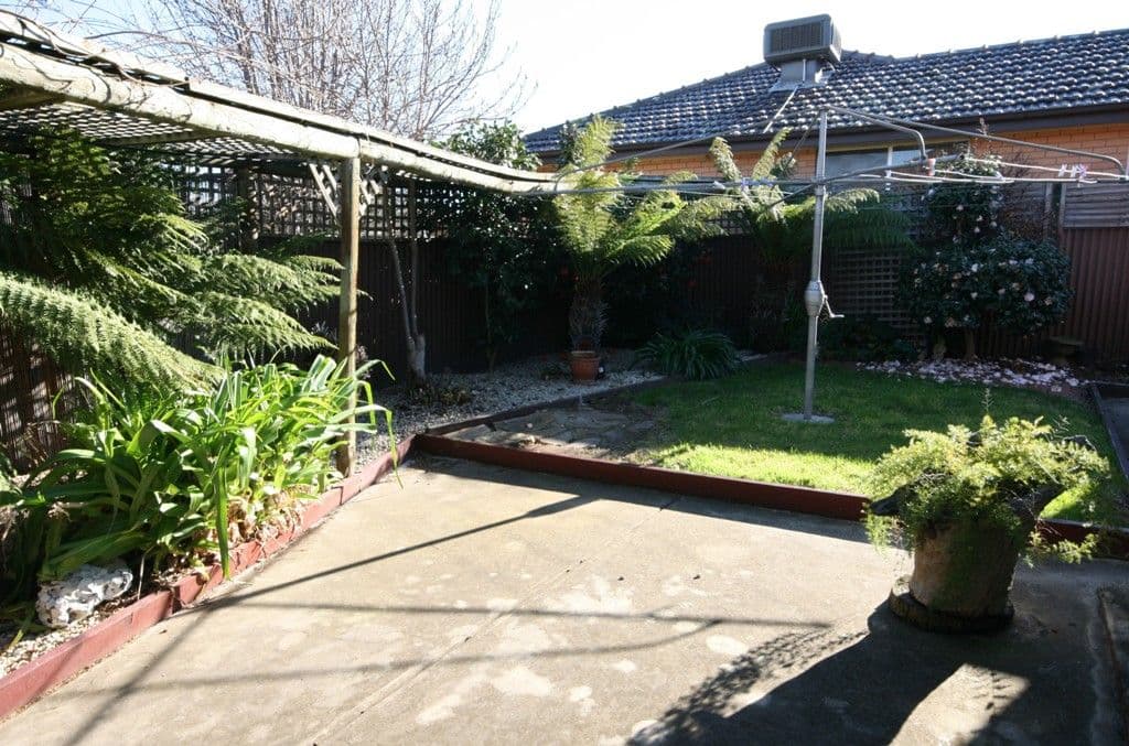 2 Clacton Street, ST ALBANS VIC 3021, St Albans - Thumbnail 8