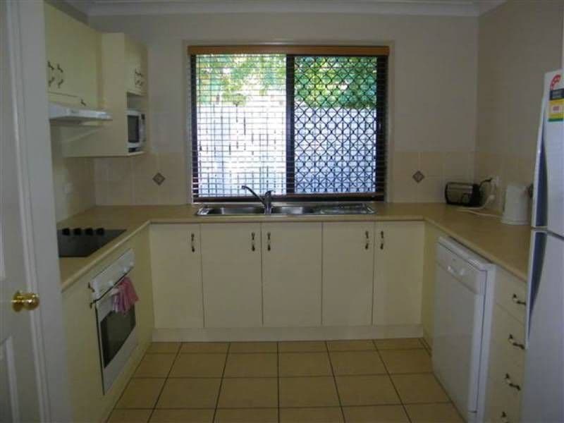 50 Auckland Street, GLADSTONE CENTRAL QLD 4680, Gladstone Central - Thumbnail 3