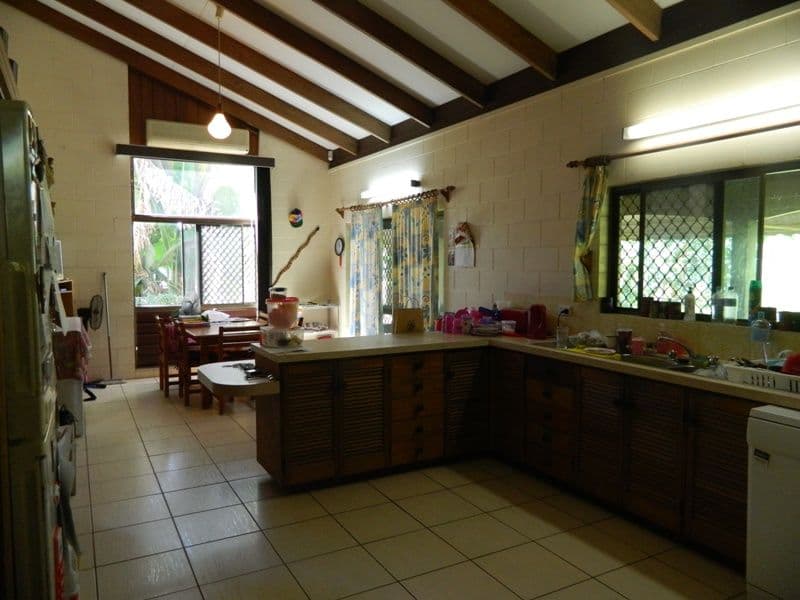 16 Beatrice Street, MOOROOBOOL QLD 4870, Mooroobool - Thumbnail 8