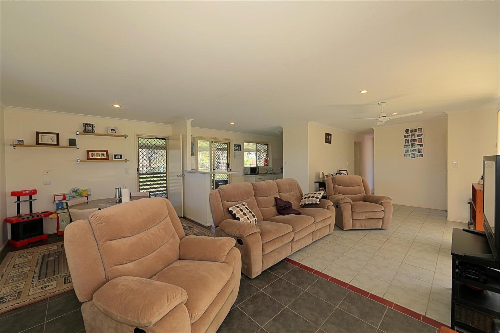 17 Park Estate Drive, BRANYAN QLD 4670, Branyan - Thumbnail 6