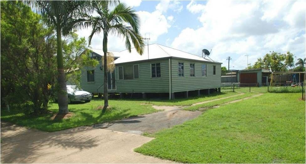 165 McCarthy Road, AVENELL HEIGHTS QLD 4670, Avenell Heights - Thumbnail 2