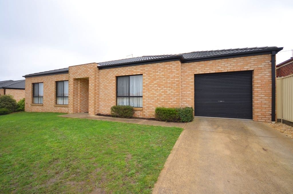 7/34 Menhennet Drive, DELACOMBE  Victoria  3356, Australia, Delacombe - Image 1