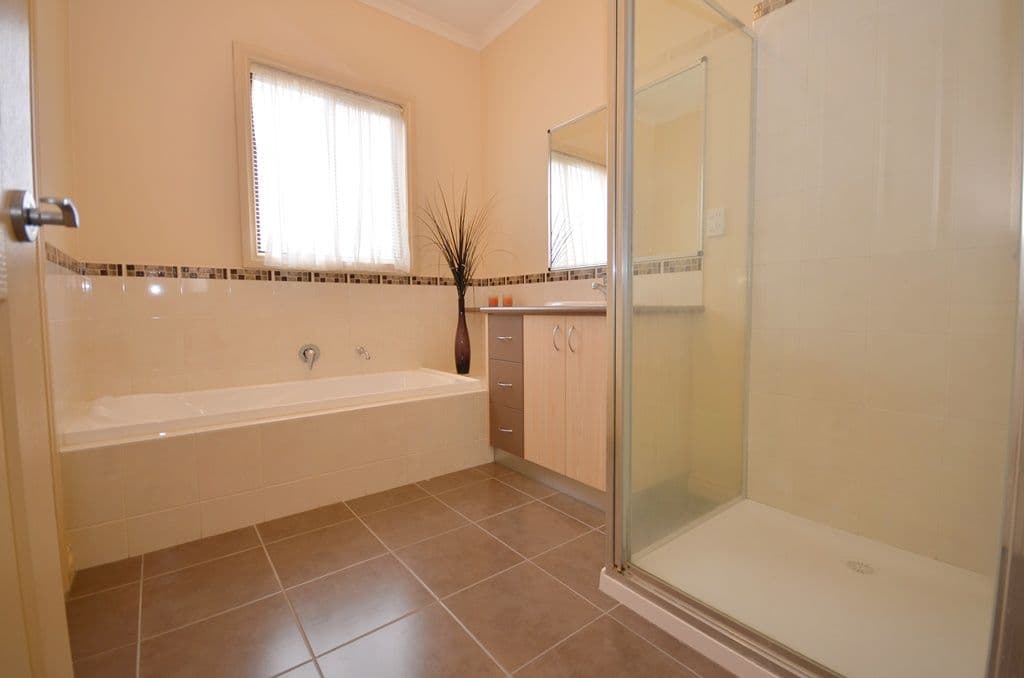 7/34 Menhennet Drive, DELACOMBE  Victoria  3356, Australia, Delacombe - Thumbnail 8