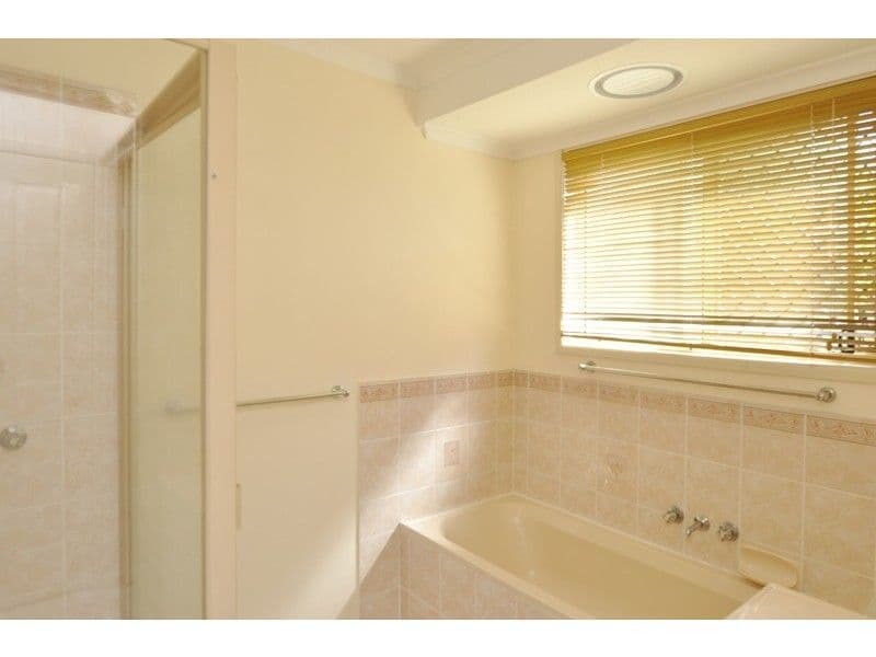 2A Yaldara Court, NEW AUCKLAND QLD 4680, New Auckland - Thumbnail 8