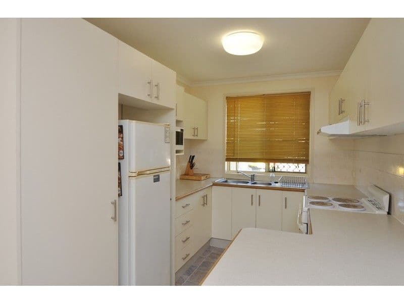 2A Yaldara Court, NEW AUCKLAND QLD 4680, New Auckland - Thumbnail 3