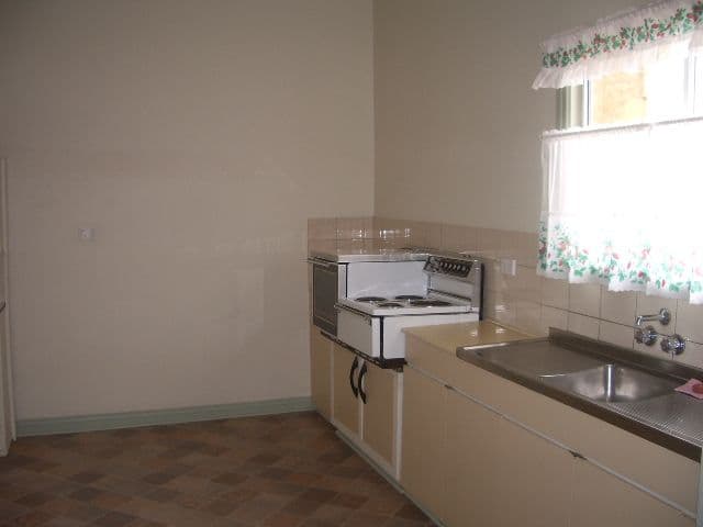 96 Chloride Street, BROKEN HILL NSW 2880, Broken Hill - Thumbnail 2