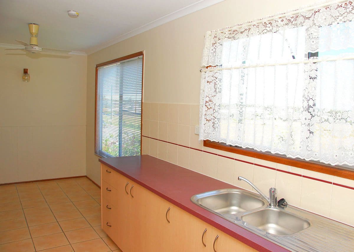 215 Boat Harbour Drive, PIALBA QLD 4655, Pialba - Thumbnail 6
