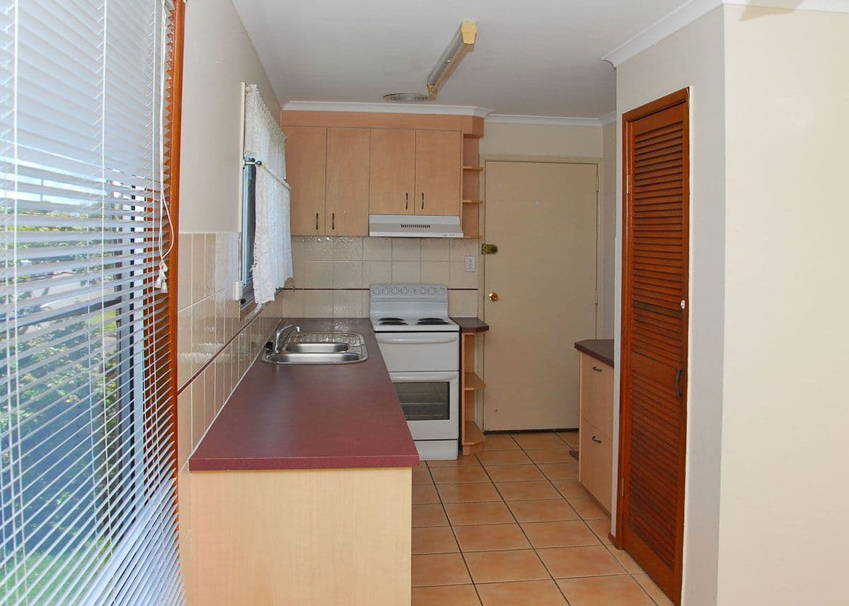 215 Boat Harbour Drive, PIALBA QLD 4655, Pialba - Thumbnail 2