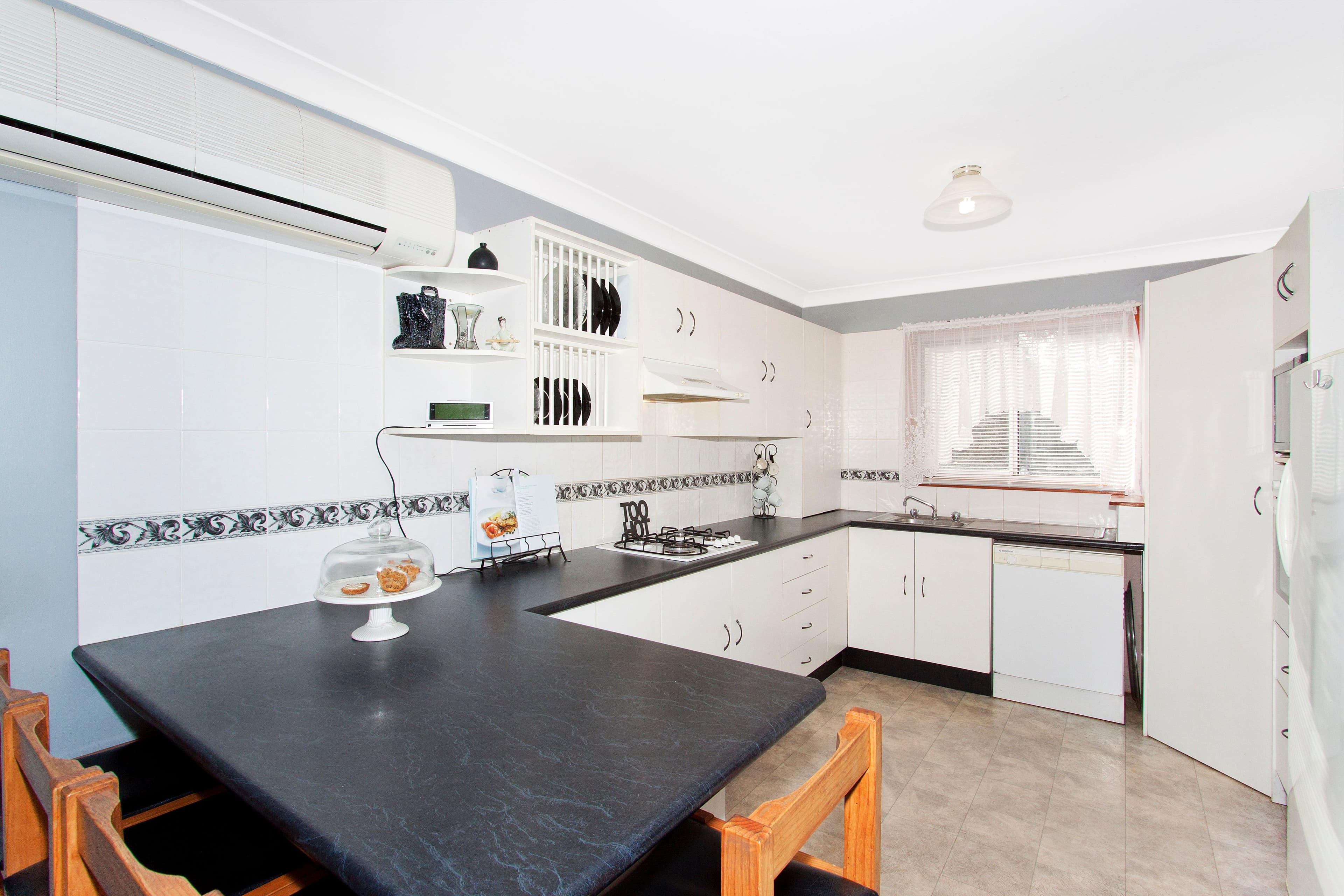88 Kincumber Crescent, DAVISTOWN NSW 2251, Davistown - Thumbnail 3