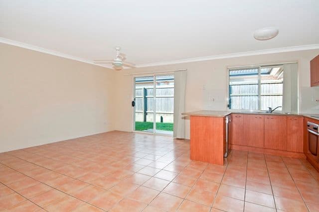 16 Rachel Drive, CRESTMEAD QLD 4132, Crestmead - Thumbnail 4