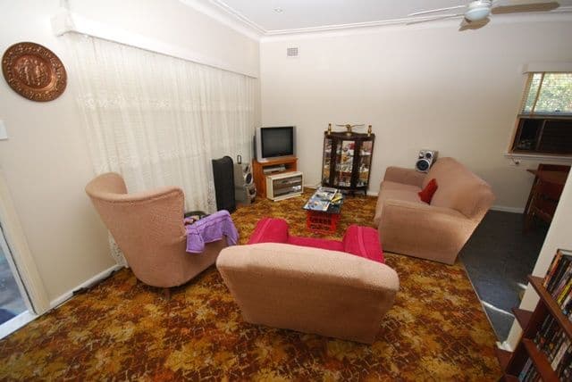 3 Winston Avenue, GUILDFORD WEST NSW 2161, Guildford West - Thumbnail 2