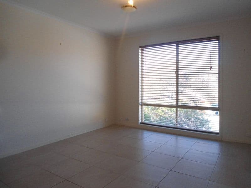 5 Scarfe Close, GORDON ACT 2906, Gordon - Thumbnail 2