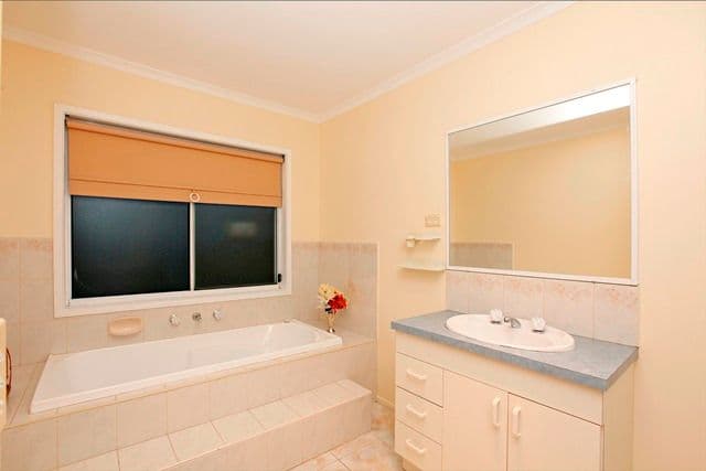 13 Ramleh Road, RESERVOIR VIC 3073, Reservoir - Thumbnail 8