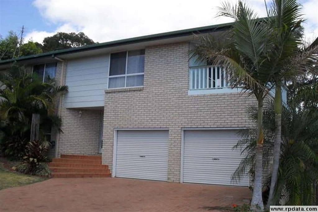 18 Faye Avenue, SCARNESS QLD 4655, Scarness - Image 1